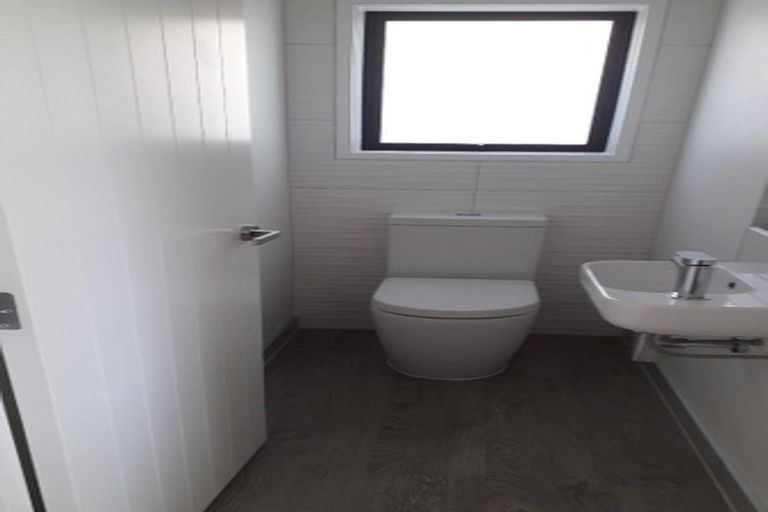 Photo of property in 2 Liquidambar Drive, Hobsonville, Auckland, 0616