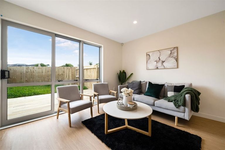 Photo of property in 11e Reid Road, New Lynn, Auckland, 0600