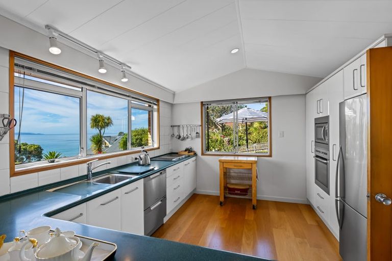 Photo of property in 30 Upper Chelverton Drive, Red Beach, 0932