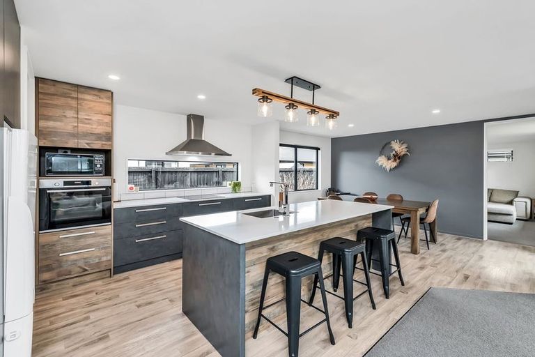 Photo of property in 3 Guyon Street, Marshland, Christchurch, 8083