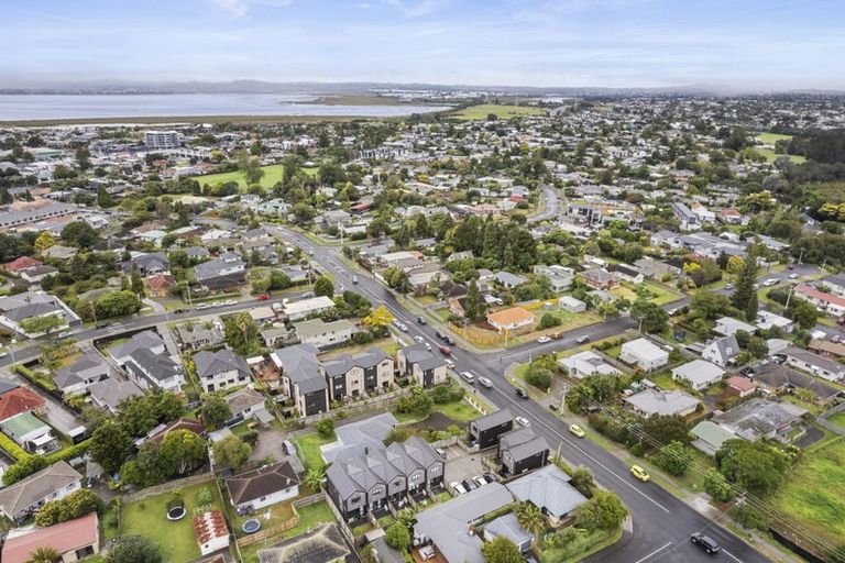 Photo of property in 6/63 Taikata Road, Te Atatu Peninsula, Auckland, 0610
