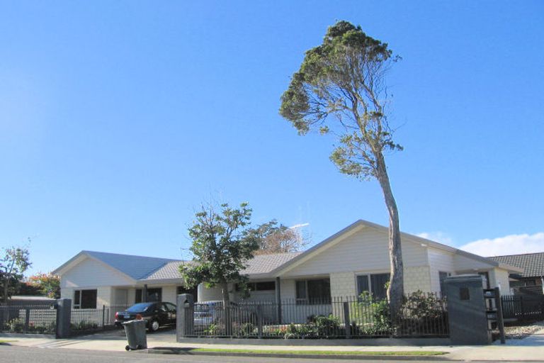 Photo of property in 58b Te Rauparaha Street, Otaki, 5512