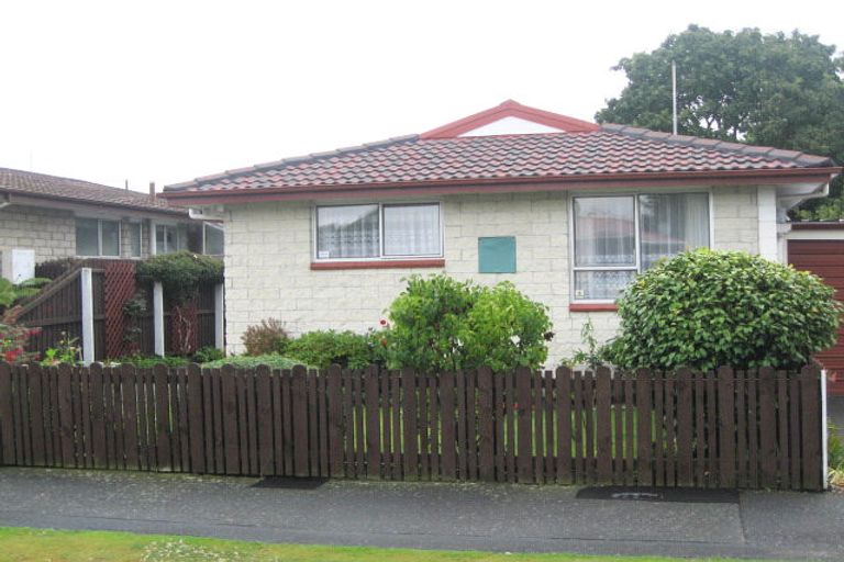 Photo of property in 18 Strathfield Avenue, Dallington, Christchurch, 8061