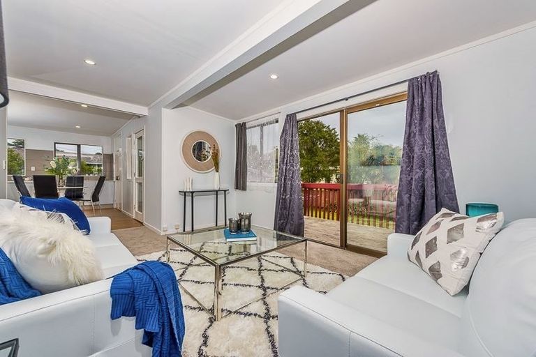Photo of property in 114 Colwill Road, Massey, Auckland, 0614