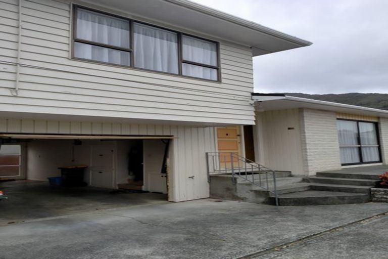 Photo of property in 44 Saint Ronans Avenue, Waterloo, Lower Hutt, 5011