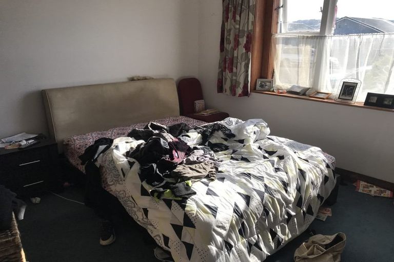 Photo of property in 94 Endeavour Street, Lyall Bay, Wellington, 6022