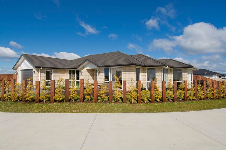 Photo of property in 1 Livingstone Drive, Papamoa Beach, Papamoa, 3118