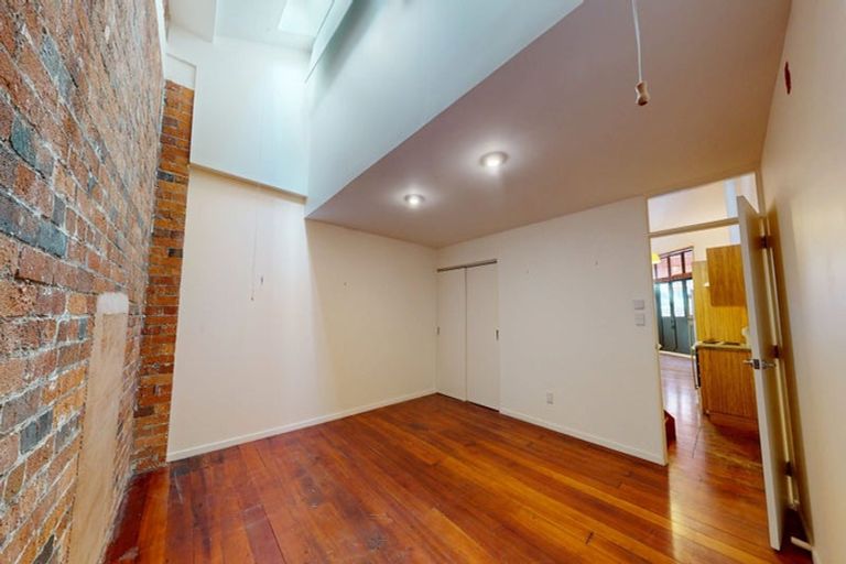 Photo of property in Courtenay Mews Apartments, 11/14 Alpha Street, Te Aro, Wellington, 6011