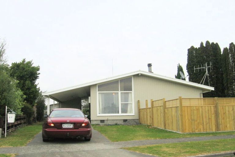 Photo of property in 28 Frickleton Street, Taradale, Napier, 4112