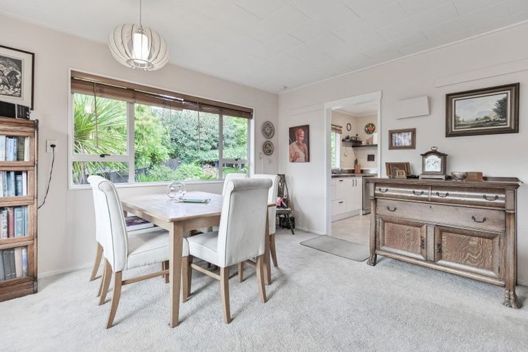 Photo of property in 17 Muritai Crescent, Havelock North, 4130