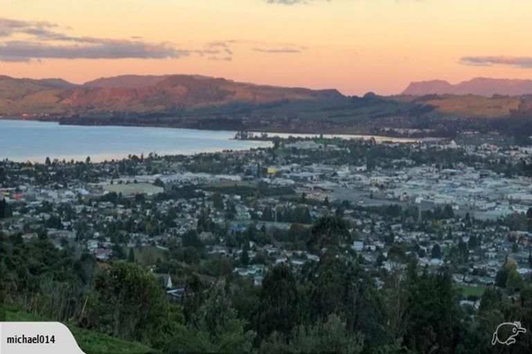 Photo of property in 82 Mountain Road, Western Heights, Rotorua, 3015