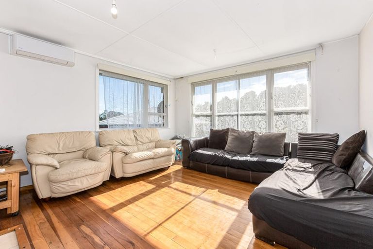 Photo of property in 28 Durham Street, Cannons Creek, Porirua, 5024