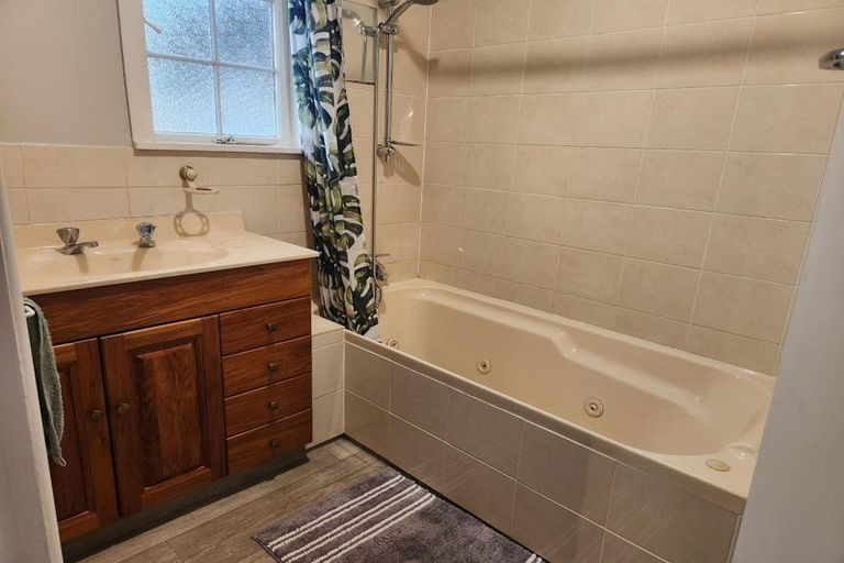 Photo of property in 1 Hannah Road, Hannahs Bay, Rotorua, 3010