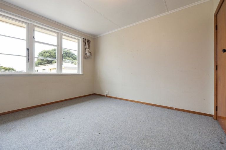 Photo of property in 37 Montgomery Crescent, Bader, Hamilton, 3206