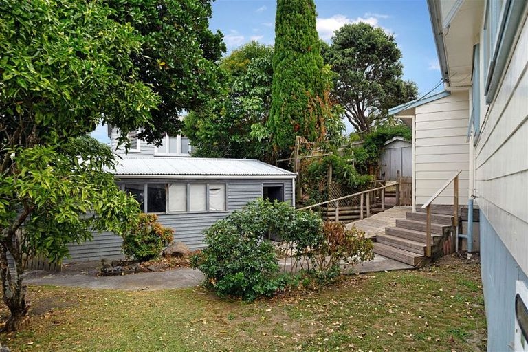 Photo of property in 22 Karaka Street, Helensville, 0800