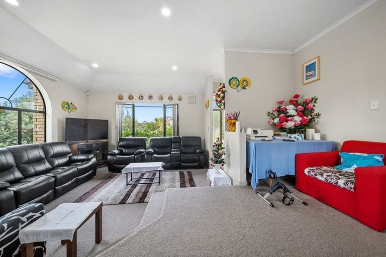 Photo of property in 25 Peninsula Road, Mangere, Auckland, 2022