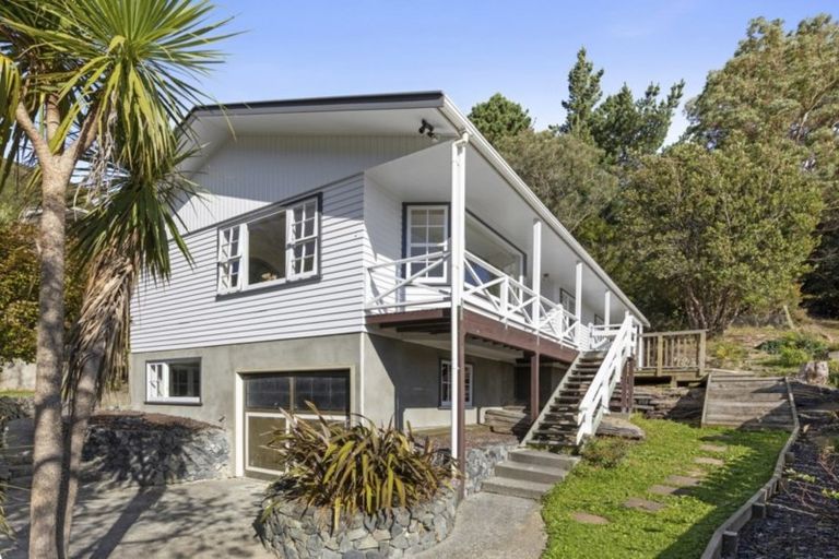 Photo of property in 17 Holmes Grove, Naenae, Lower Hutt, 5011