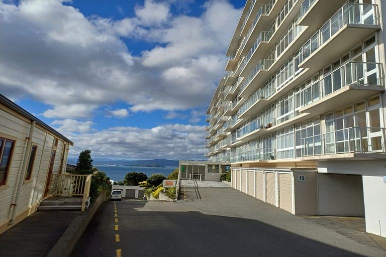 Photo of property in Gateway Apartments, 19 Maida Vale Road, Roseneath, Wellington, 6011