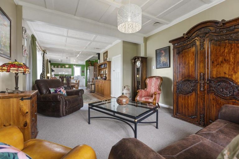 Photo of property in 403 Opunake Road, Cardiff, Stratford, 4391