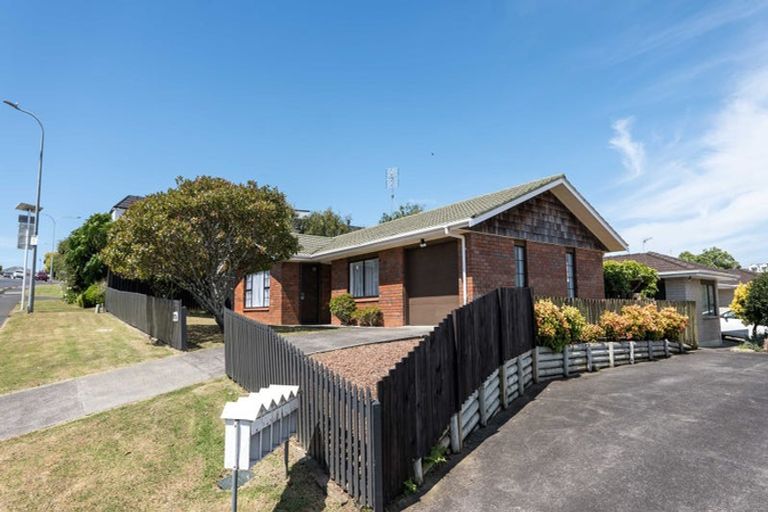 Photo of property in 1/50 Wellington Street, Howick, Auckland, 2014