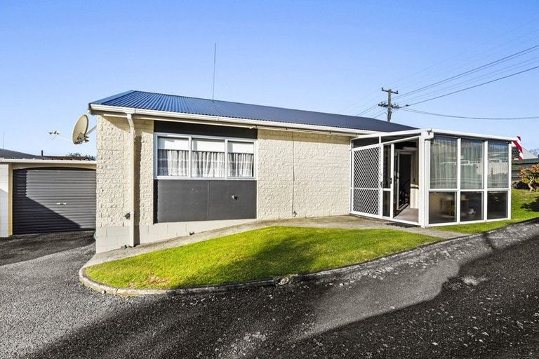 Photo of property in 2 Lemon Street, Strandon, New Plymouth, 4312