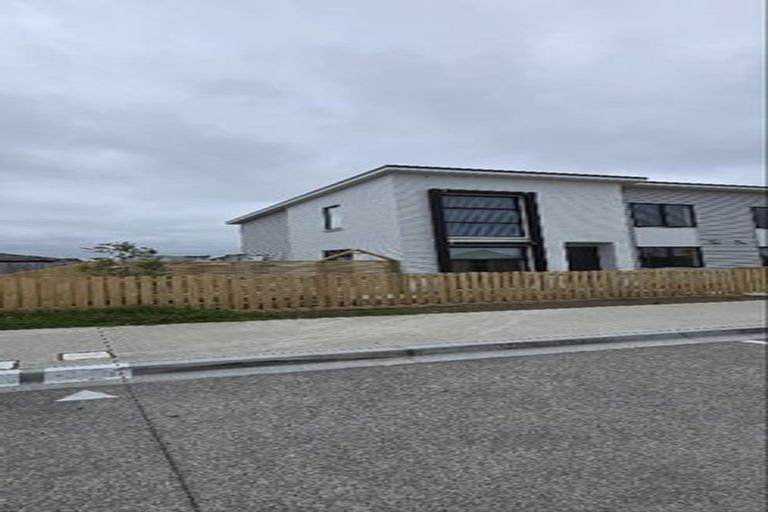 Photo of property in 39 Kapia Drive, Takanini, 2112