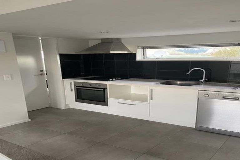 Photo of property in 43 Grafton Street, Waltham, Christchurch, 8011