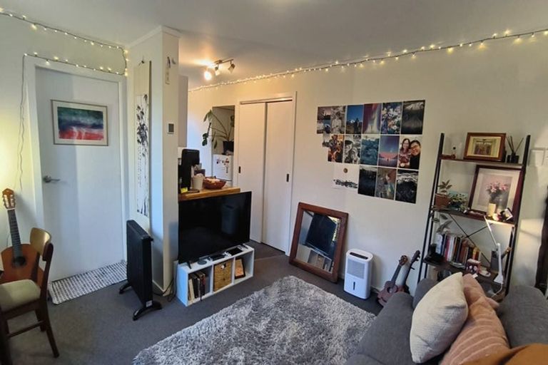 Photo of property in 62 Severn Street, Island Bay, Wellington, 6023