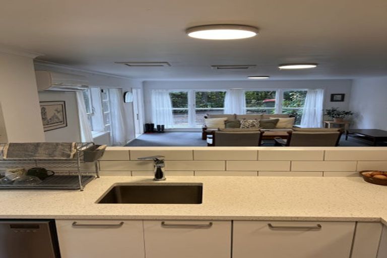 Photo of property in 53a Onedin Place, Titirangi, Auckland, 0604