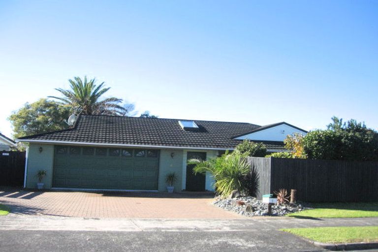 Photo of property in 4 Muirfield Street, Wattle Downs, Auckland, 2103