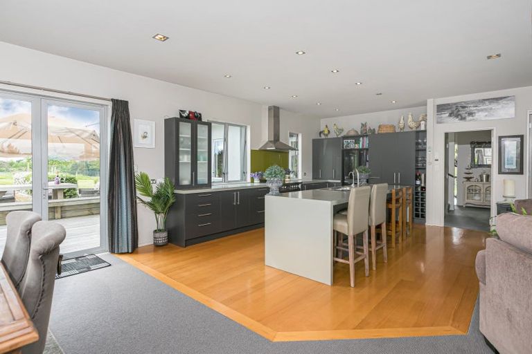 Photo of property in 180a Tikokino Road, Waipawa, 4273