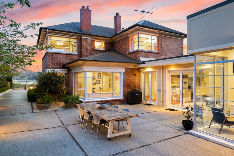 Photo of property in 24 Royal Terrace, Dunedin Central, Dunedin, 9016