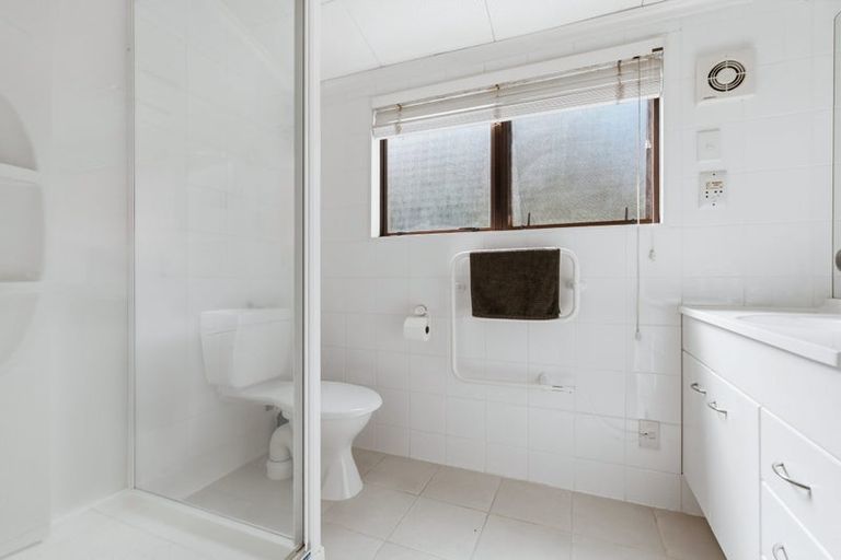 Photo of property in 1/16 Isobel Street, Acacia Bay, Taupo, 3330