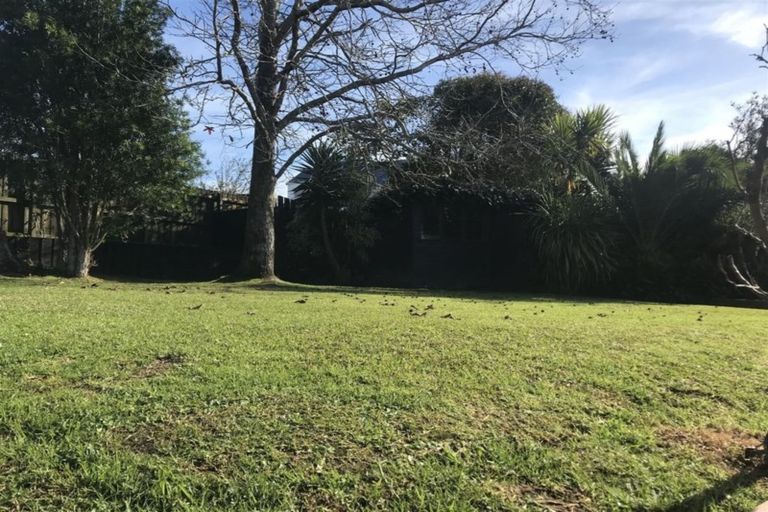 Photo of property in 19 Hartley Terrace, Massey, Auckland, 0614