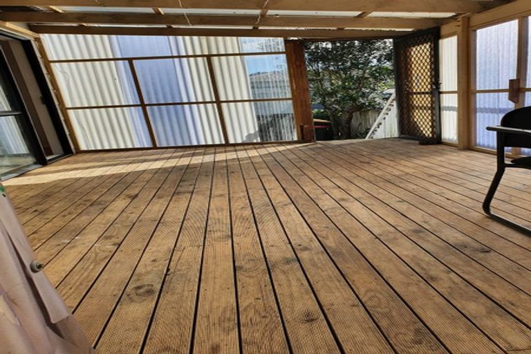 Photo of property in 76 Gallony Avenue, Massey, Auckland, 0614