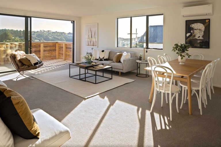 Photo of property in 33 Oakum Road, Whitby, Porirua, 5024