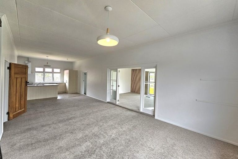 Photo of property in 40 Record Street, Fitzroy, New Plymouth, 4312