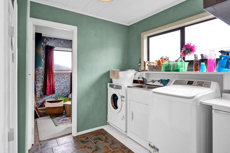 Photo of property in 165 South Road, Hawera, 4610