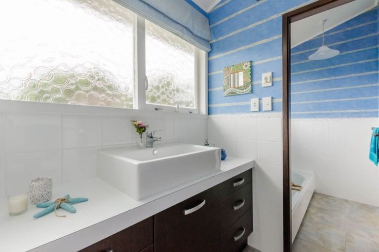 Photo of property in 4 Taheke Street, Paraparaumu Beach, Paraparaumu, 5032