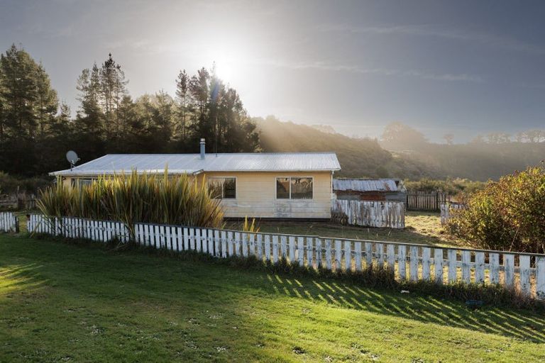 Photo of property in 38 Bridge Street, Eketahuna, 4900