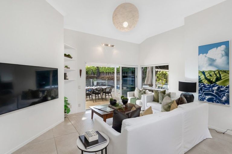 Photo of property in 53 Manor Park, Sunnyhills, Auckland, 2010