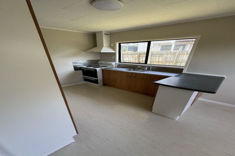 Photo of property in 64 Solar Road, Glen Eden, Auckland, 0602