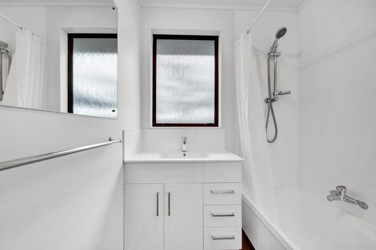 Photo of property in 13 Manuka Place, Hawera, 4610