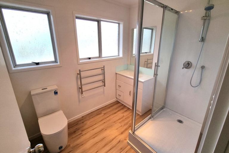 Photo of property in 1/15a Oates Road, Glen Eden, Auckland, 0602