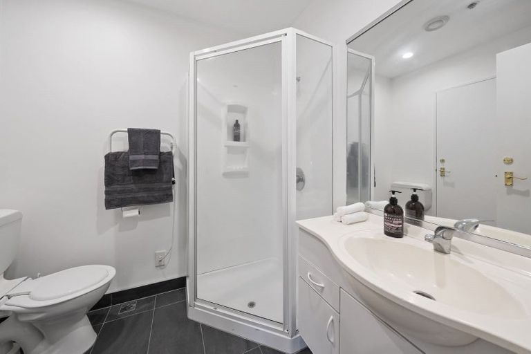 Photo of property in Courtenay Apartments, 408/120u Courtenay Place, Te Aro, Wellington, 6011