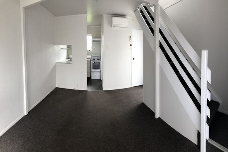 Photo of property in 133f1 Queens Drive, Lyall Bay, Wellington, 6022