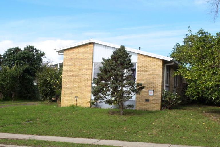 Photo of property in 6 Calthorp Close, Favona, Auckland, 2024