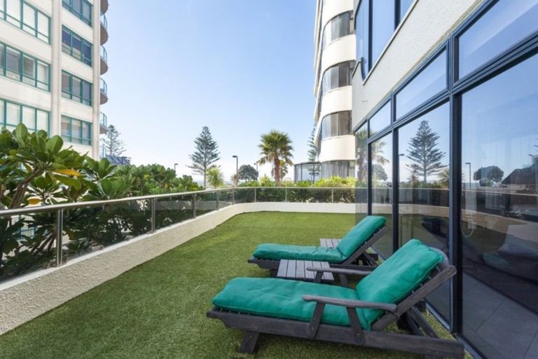 Photo of property in 21 Maunganui Road, Mount Maunganui, 3116