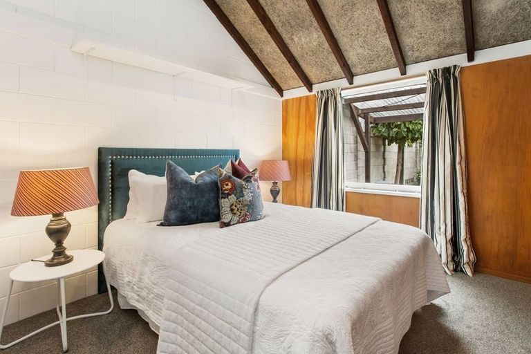 Photo of property in 305b Riccarton Road, Upper Riccarton, Christchurch, 8041