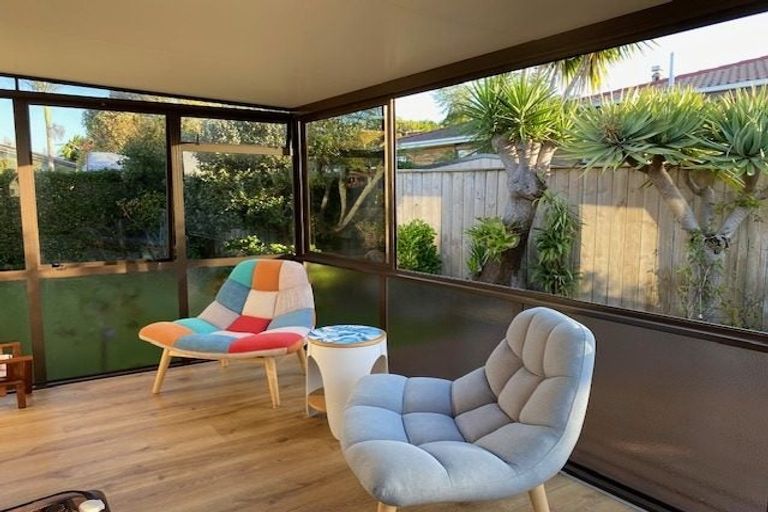 Photo of property in 2/83 Bramley Drive, Farm Cove, Auckland, 2012